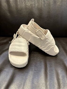 Adidas IE5651 ADILETTE 22 XLG Sandals / slides UK 7 Putty Move/Putty Move